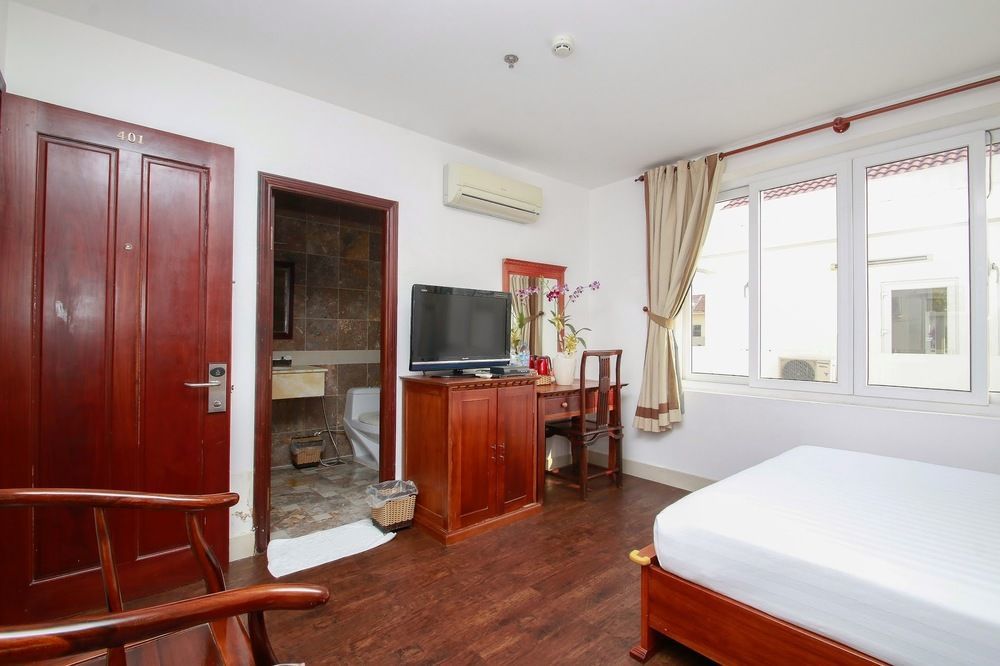 Golf Hotel Ho Chi Minh City Exterior photo